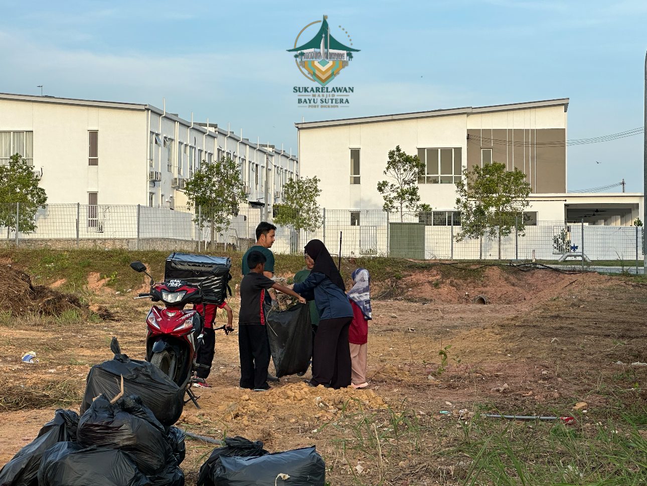 MELENTUR BULUH BIARLAH DARI REBUNG