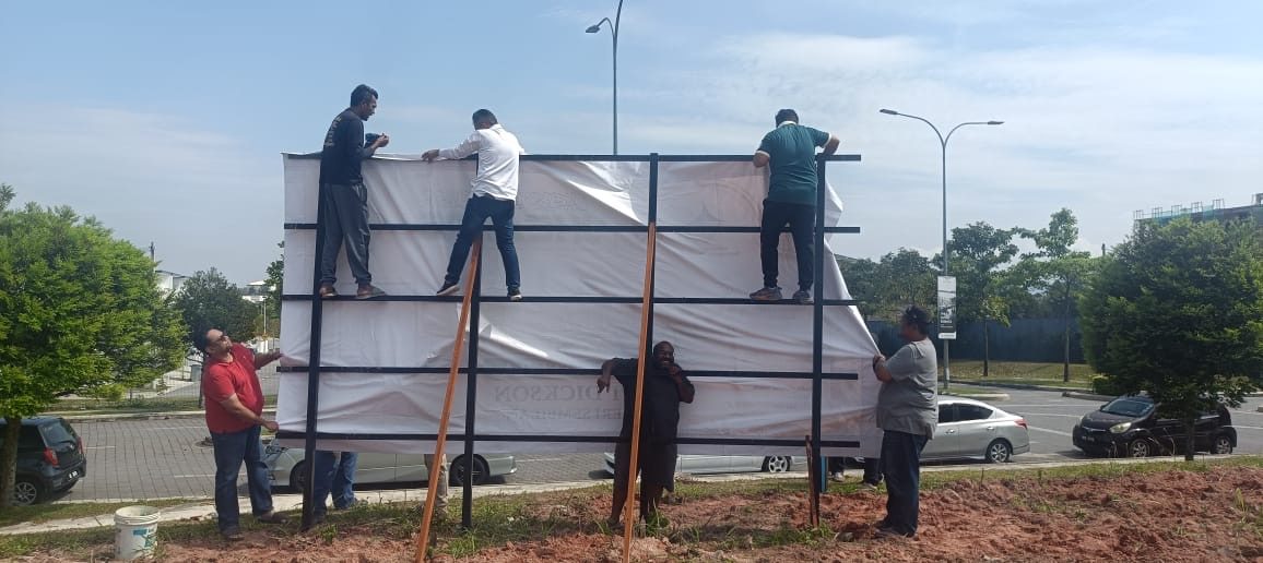 PEMASANGAN BILLBOARD